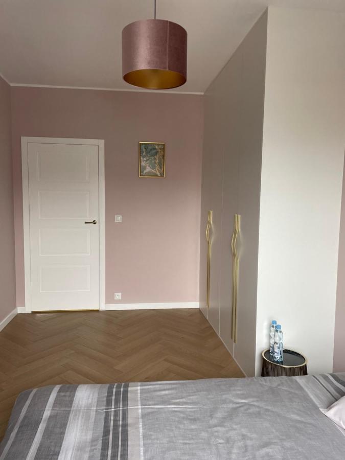 Nowy Apartment Przy Placu Szembeka Warsaw Exterior photo